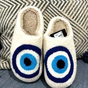 Evil Eye - All eyes on you slip on slippers - NWT (sz S)